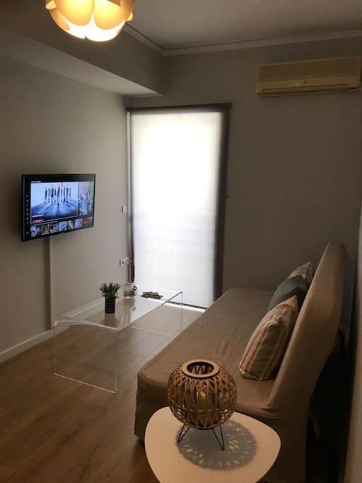 Апартаменты Kyparissia Cozy Flat - 5Mins Walking From Beach Экстерьер фото